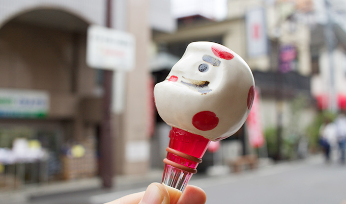 Daruma wine stoppers