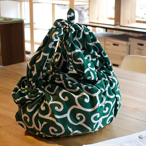 Karakusa(Arabesque) Furoshiki